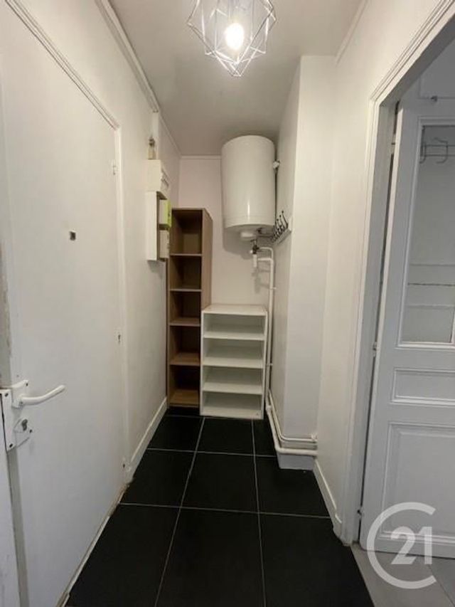 Appartement F2 à louer - 2 pièces - 31.88 m2 - MONTROUGE - 92 - ILE-DE-FRANCE - Century 21 Côté Ecrivains