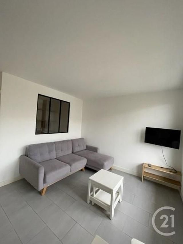 Appartement Studio à louer - 1 pièce - 28.41 m2 - MONTROUGE - 92 - ILE-DE-FRANCE - Century 21 Côté Ecrivains